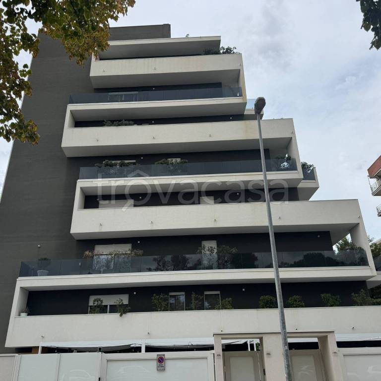 box auto in vendita a Bari in zona Poggiofranco