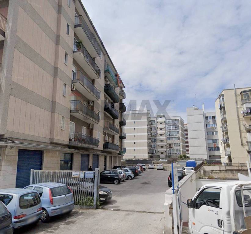 box auto in vendita a Bari in zona San Pasquale