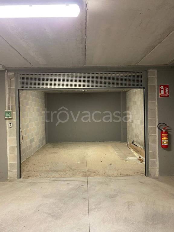box auto in vendita a Bari in zona San Pasquale