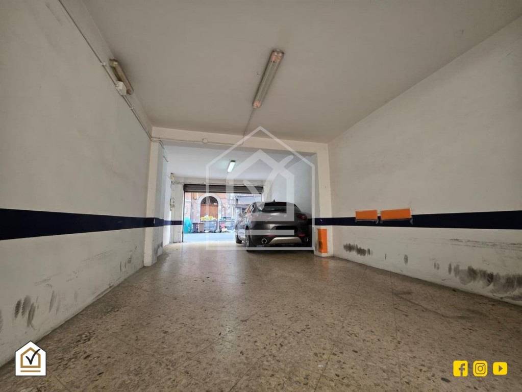box auto in vendita a Bari in zona Murat