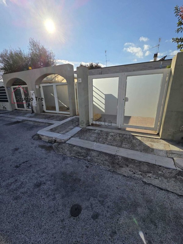 casa indipendente in vendita a Bari in zona Carbonara