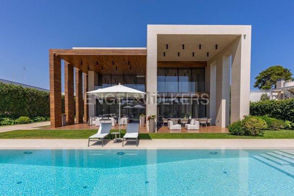 casa indipendente in vendita a Bari in zona Torre a Mare