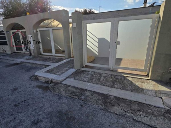 casa indipendente in vendita a Bari in zona Carbonara