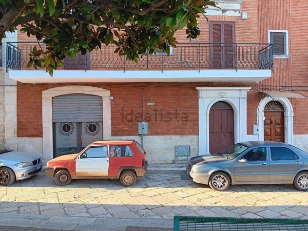 locale commerciale in vendita a Binetto