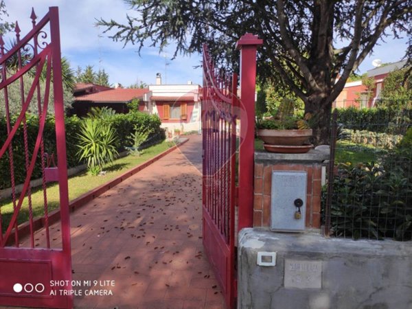 casa indipendente in vendita a Binetto