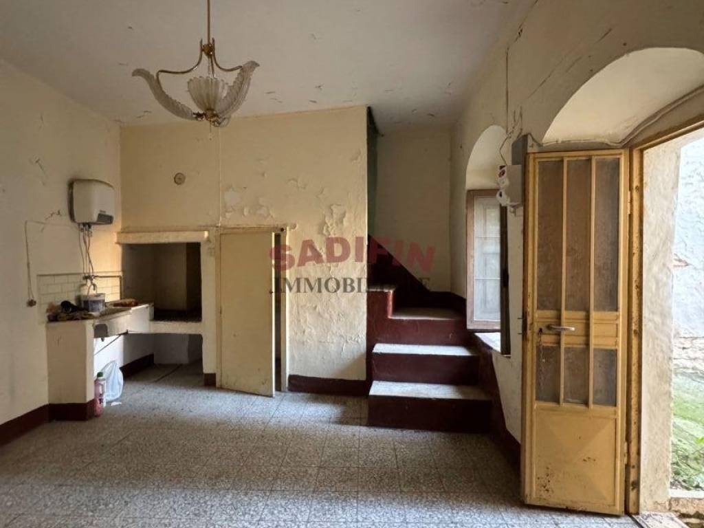 casa indipendente in vendita a Binetto