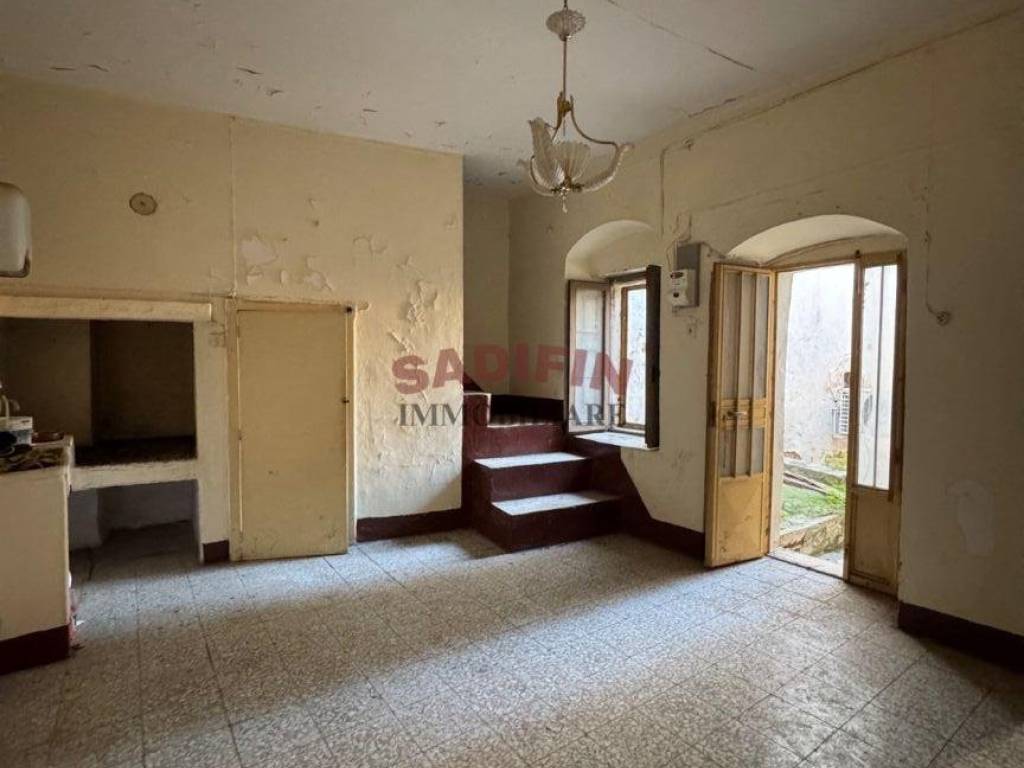casa indipendente in vendita a Binetto