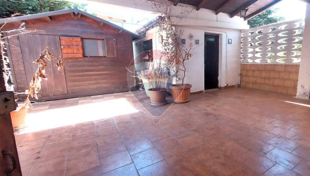 casa indipendente in vendita a Binetto