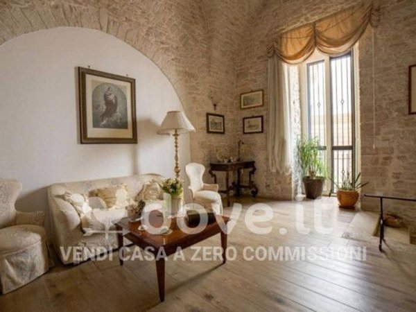 casa indipendente in vendita a Binetto