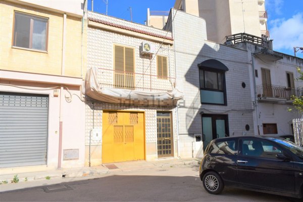 casa semindipendente in vendita a Bitetto