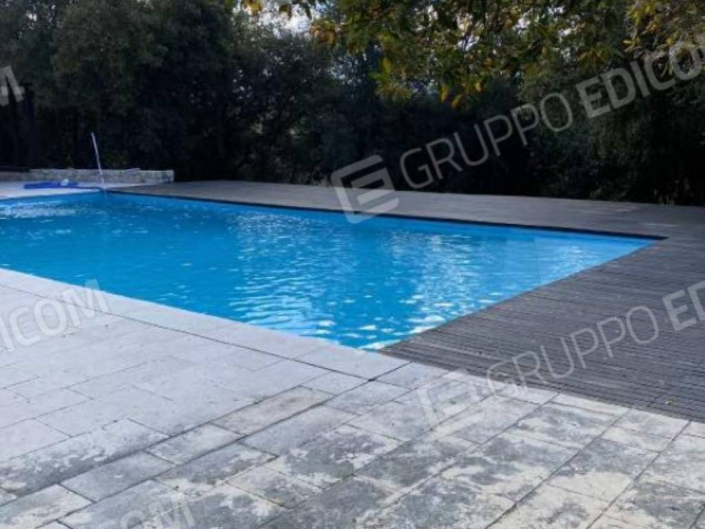 intera palazzina in vendita a Bitetto