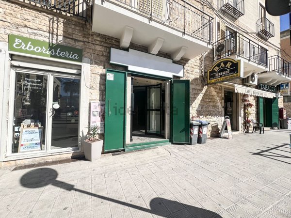 locale commerciale in vendita a Bitetto