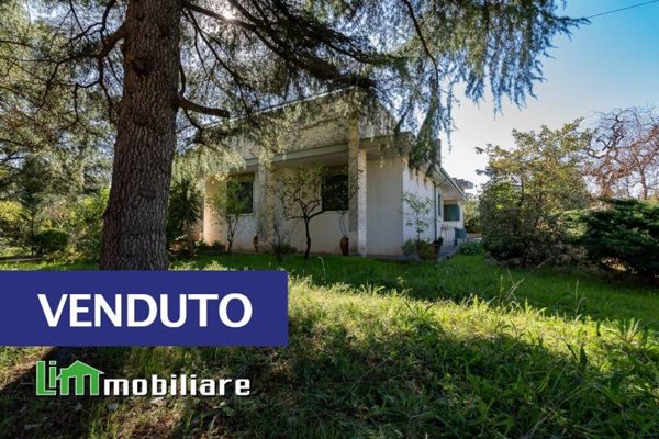 casa indipendente in vendita a Bitetto