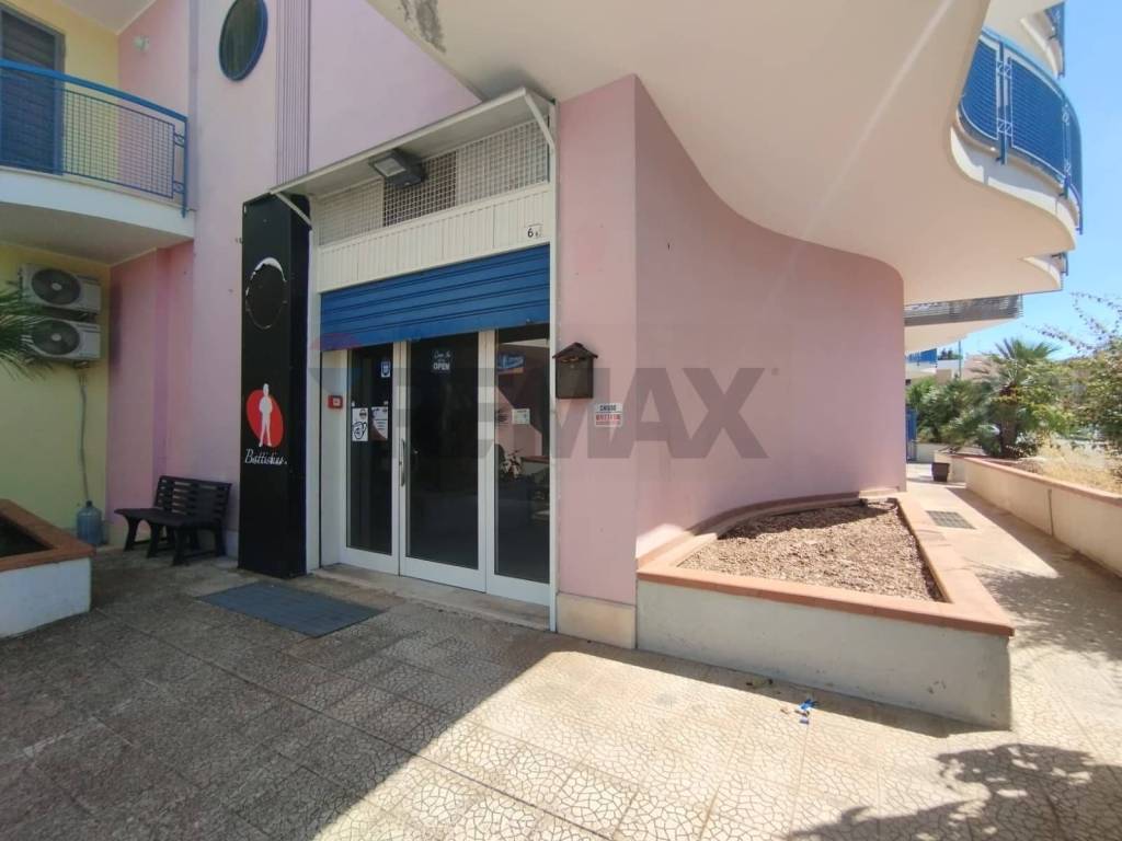 negozio in vendita a Bitetto