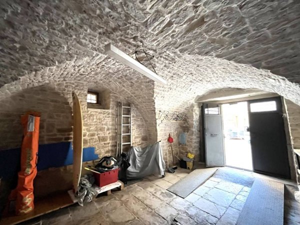 negozio in vendita a Bitetto