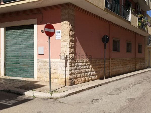 locale commerciale in vendita a Bitetto