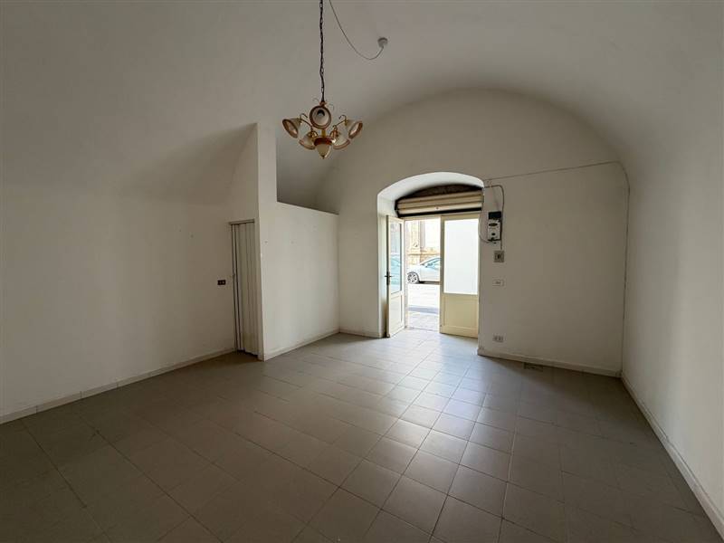 locale commerciale in vendita a Bitetto