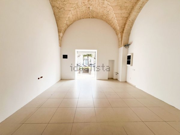 locale commerciale in vendita a Bitetto