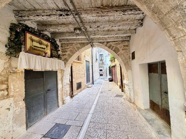 locale commerciale in vendita a Bitetto