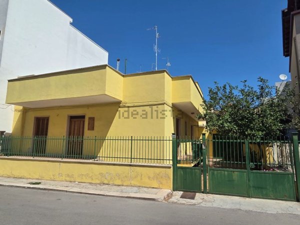 casa indipendente in vendita a Bitetto in zona Contrada Fratta