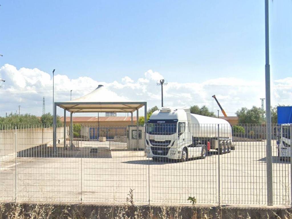 locale commerciale in vendita a Bitonto