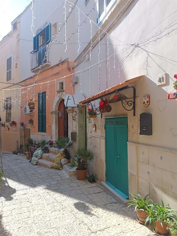 appartamento in vendita a Bitonto in zona Borgo Antico