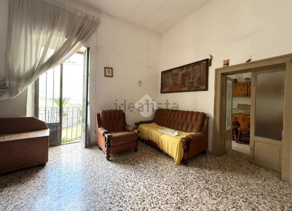 appartamento in vendita a Bitonto in zona Borgo Antico