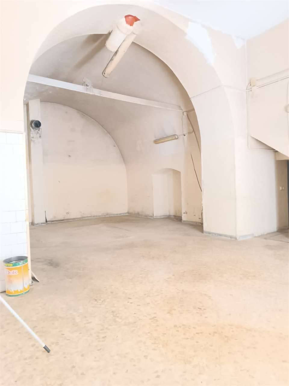 negozio in vendita a Bitonto in zona Centro Città