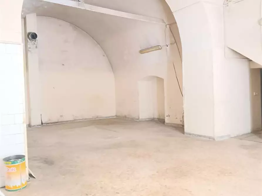 negozio in vendita a Bitonto in zona Centro Città