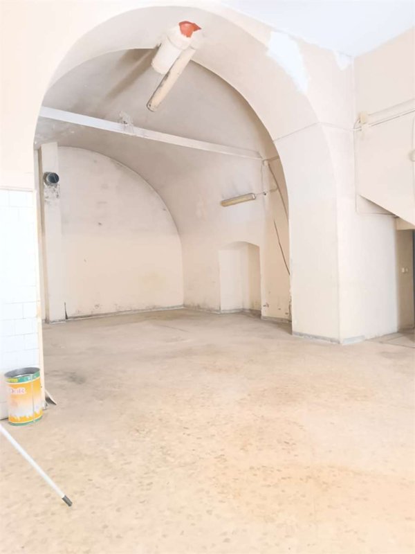 negozio in vendita a Bitonto in zona Centro Città