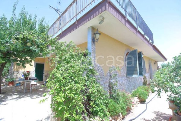 casa indipendente in vendita a Bitonto