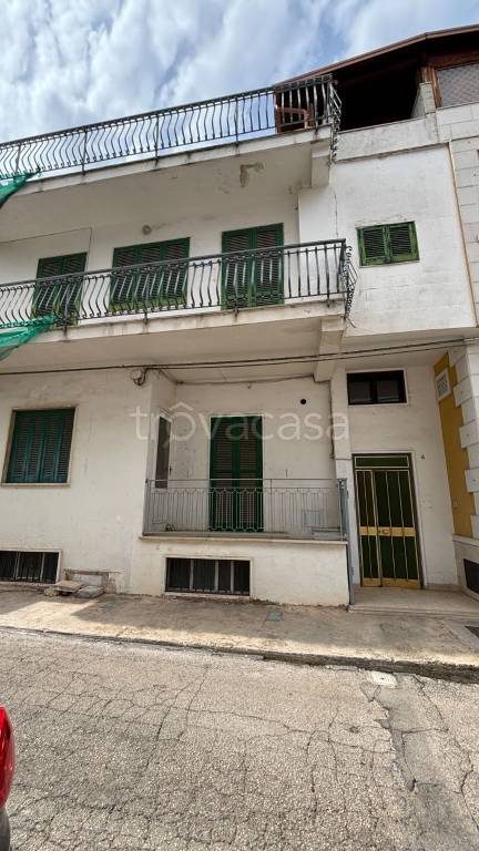 intera palazzina in vendita a Bitonto in zona Mariotto