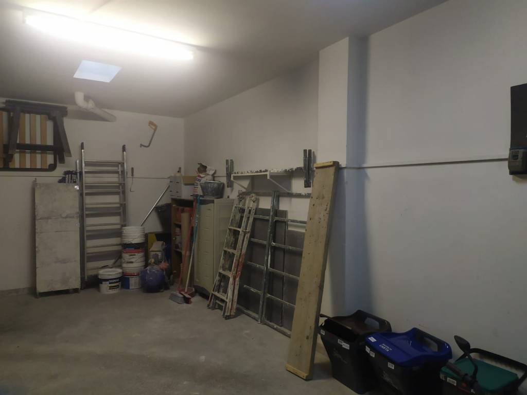 locale commerciale in vendita a Bitonto