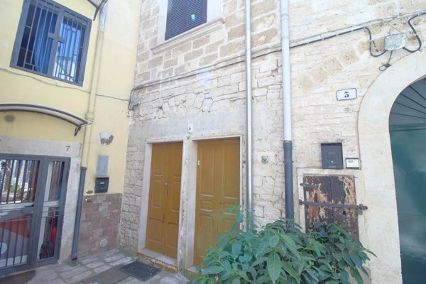 casa indipendente in vendita a Bitonto in zona Borgo Antico