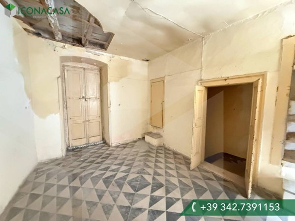 appartamento in vendita a Bitonto in zona Borgo Antico