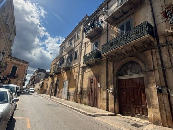 appartamento in vendita a Bitonto in zona Borgo Antico
