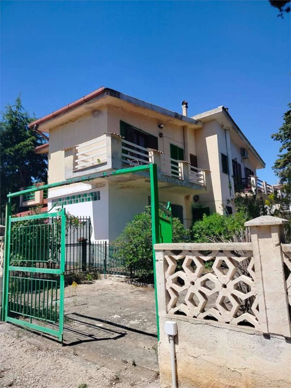 casa indipendente in vendita a Bitonto in zona Mariotto