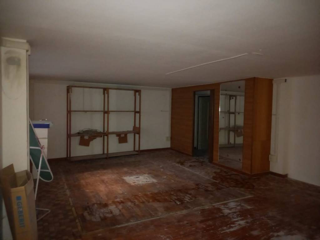 ufficio in vendita a Bitonto in zona Borgo Antico