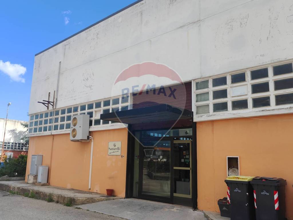 negozio in vendita a Bitonto