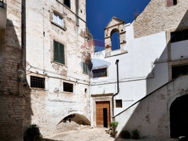 negozio in vendita a Bitonto in zona Borgo Antico