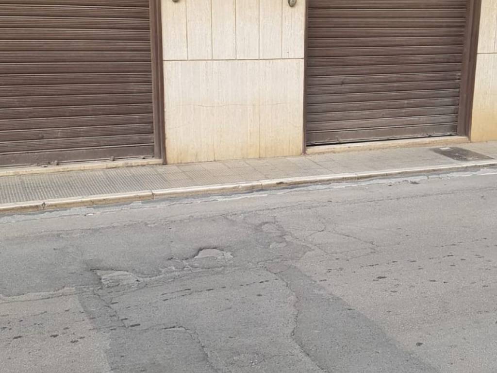 negozio in vendita a Bitonto
