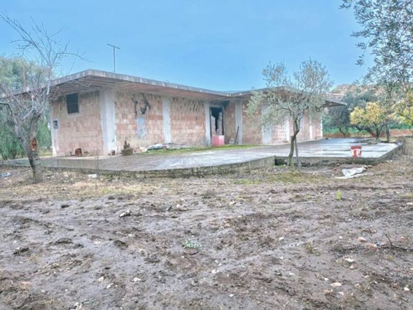 casa indipendente in vendita a Bitonto