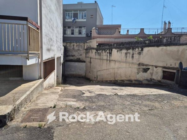 locale commerciale in vendita a Bitonto