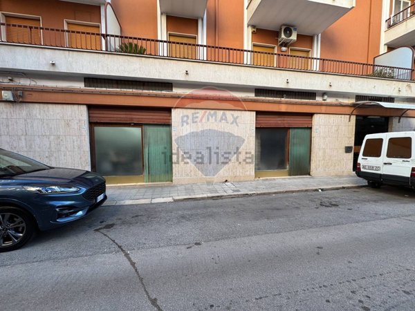 locale commerciale in vendita a Bitonto