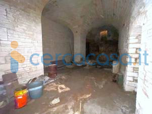 locale commerciale in vendita a Bitonto