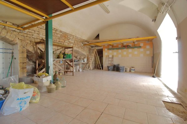 appartamento in vendita a Bitonto in zona Borgo Antico