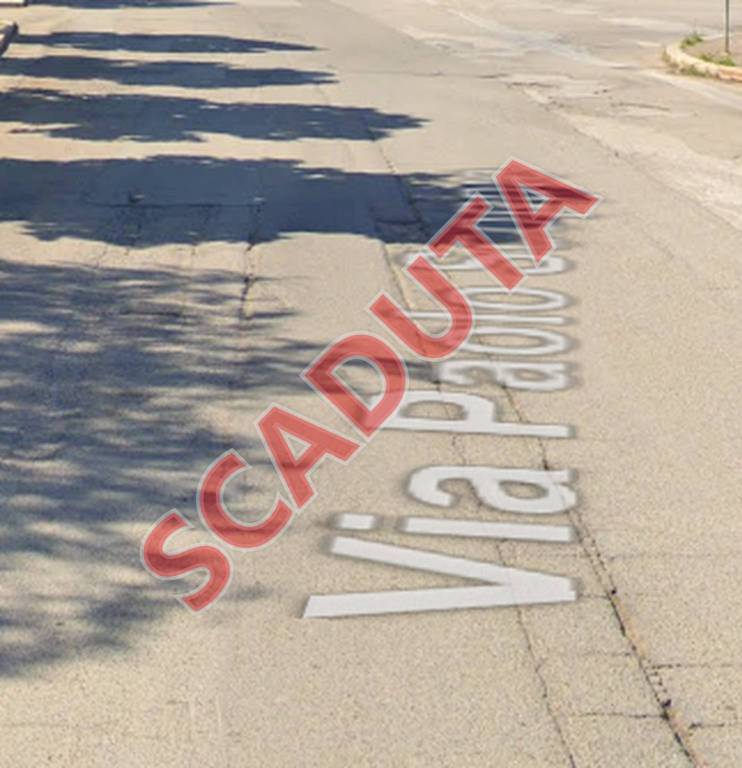 locale commerciale in vendita a Bitonto