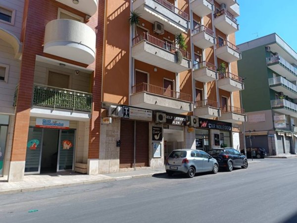 negozio in vendita a Bitonto