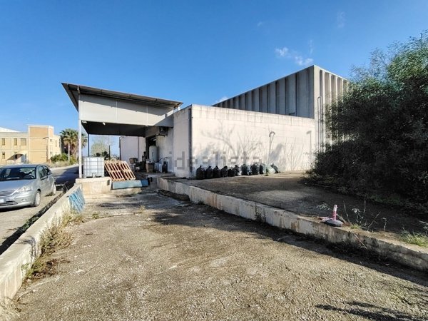 capannone in vendita a Bitonto