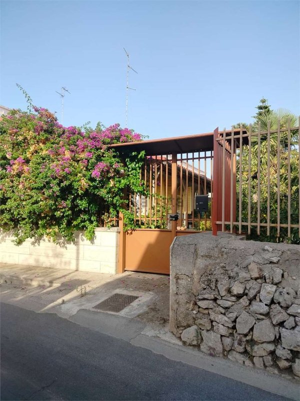 casa indipendente in vendita a Bitonto